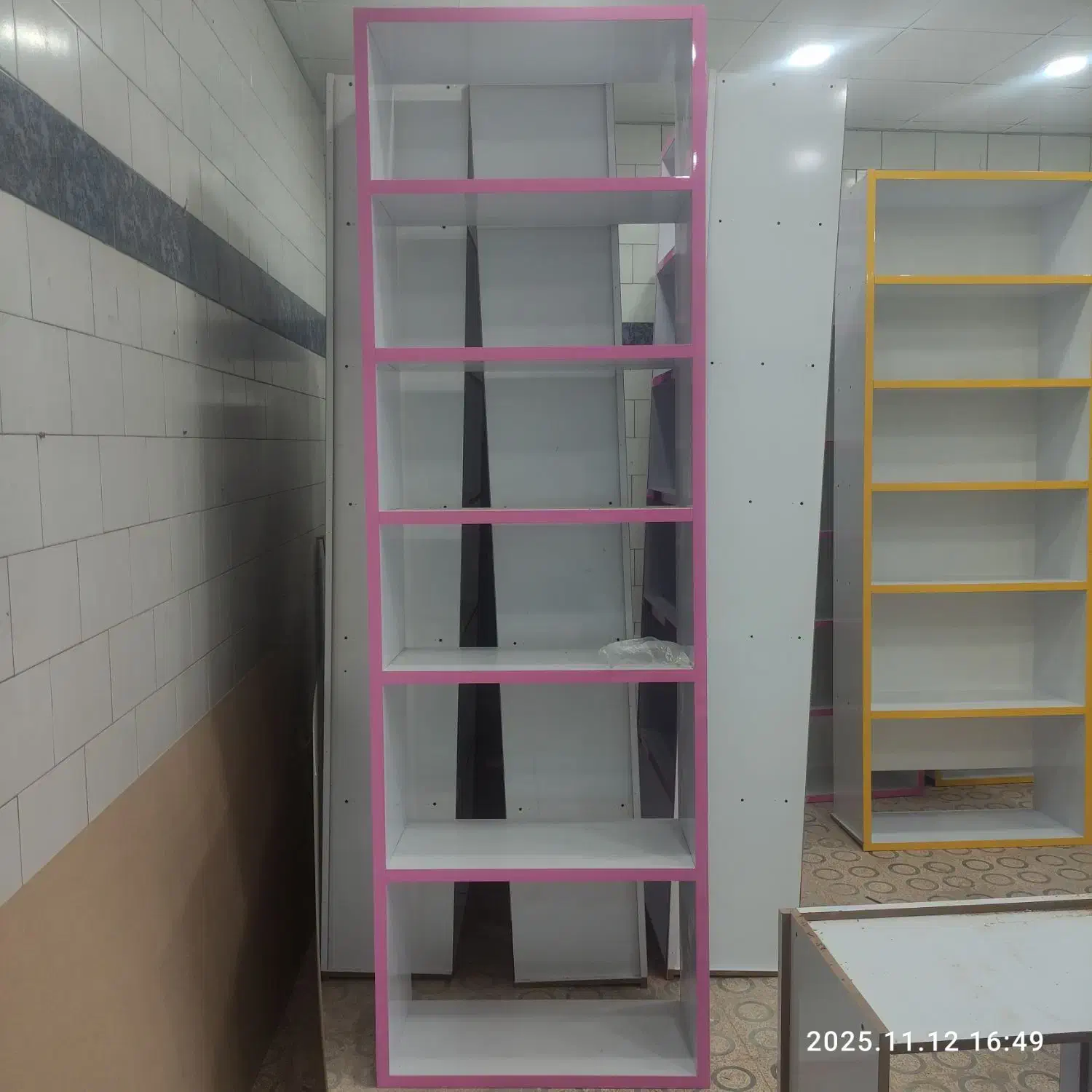 تعدادی کمدMDF جذاب نو نو|مبلمان خانگی و میز عسلی|بندر دیر, |دیوار