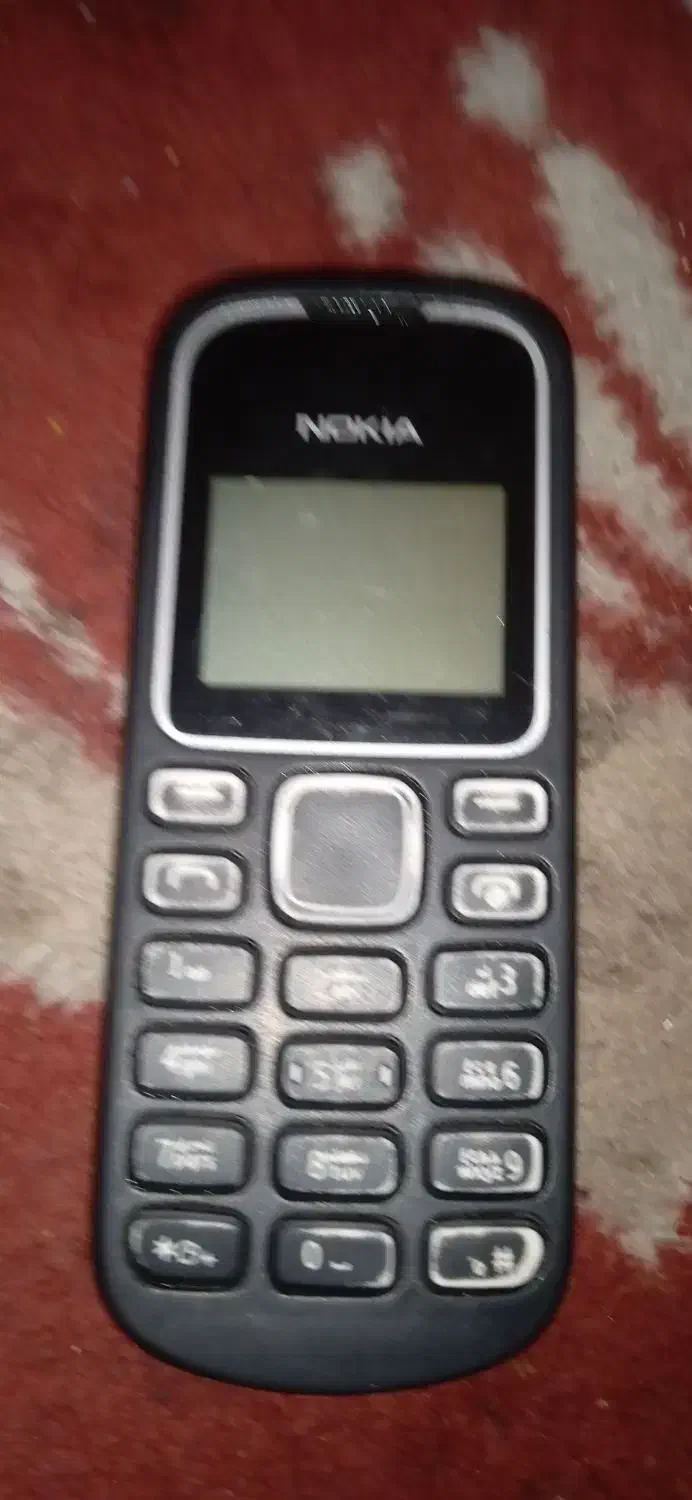 نوکیا قدیمی یک سیم‌کارته در حد نو ب فروش می‌رسد|موبایل|شیراز, شاهچراغ|دیوار