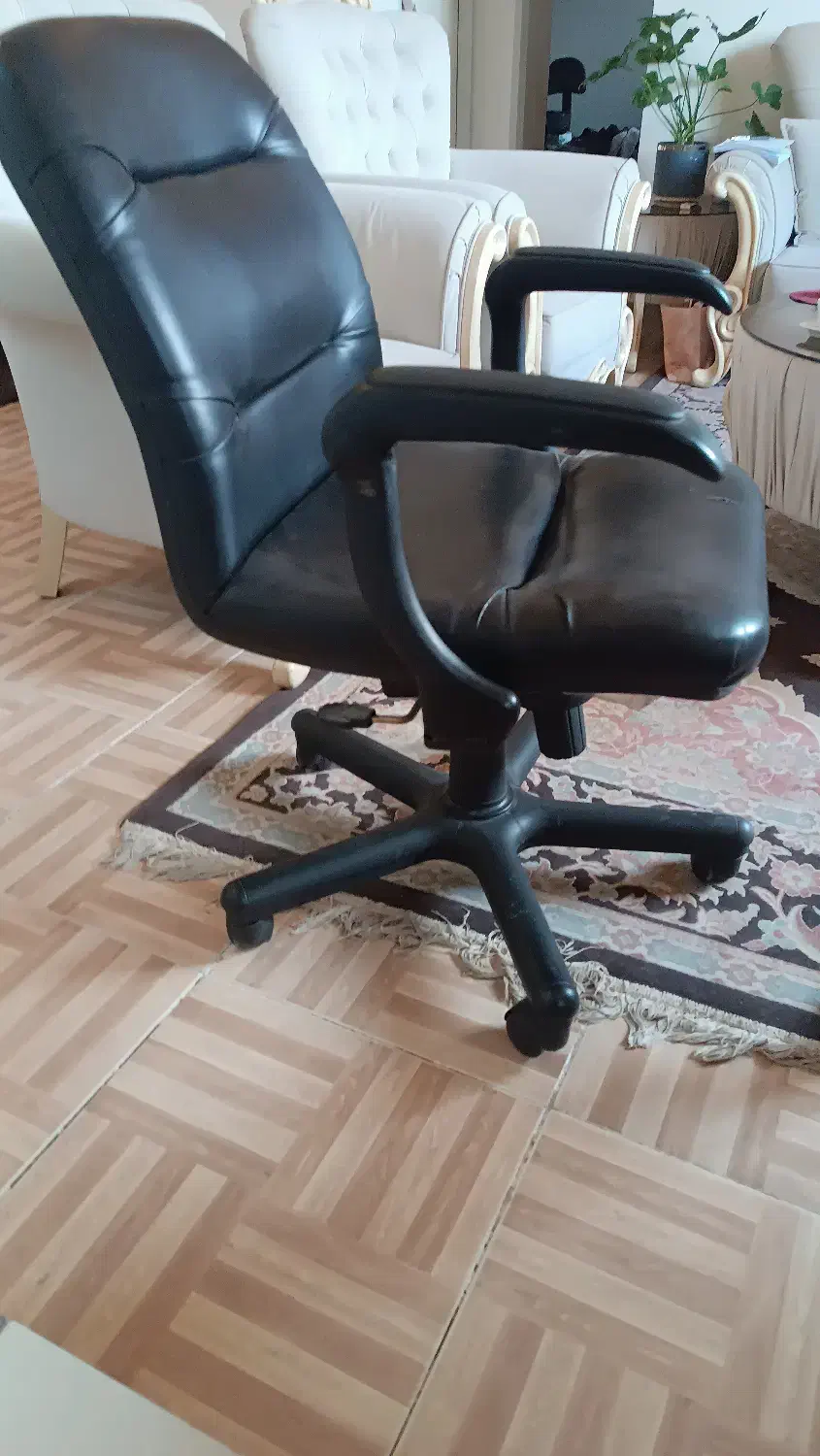 صندلی چرخدار اداری|صندلی و نیمکت|چهارباغ, |دیوار