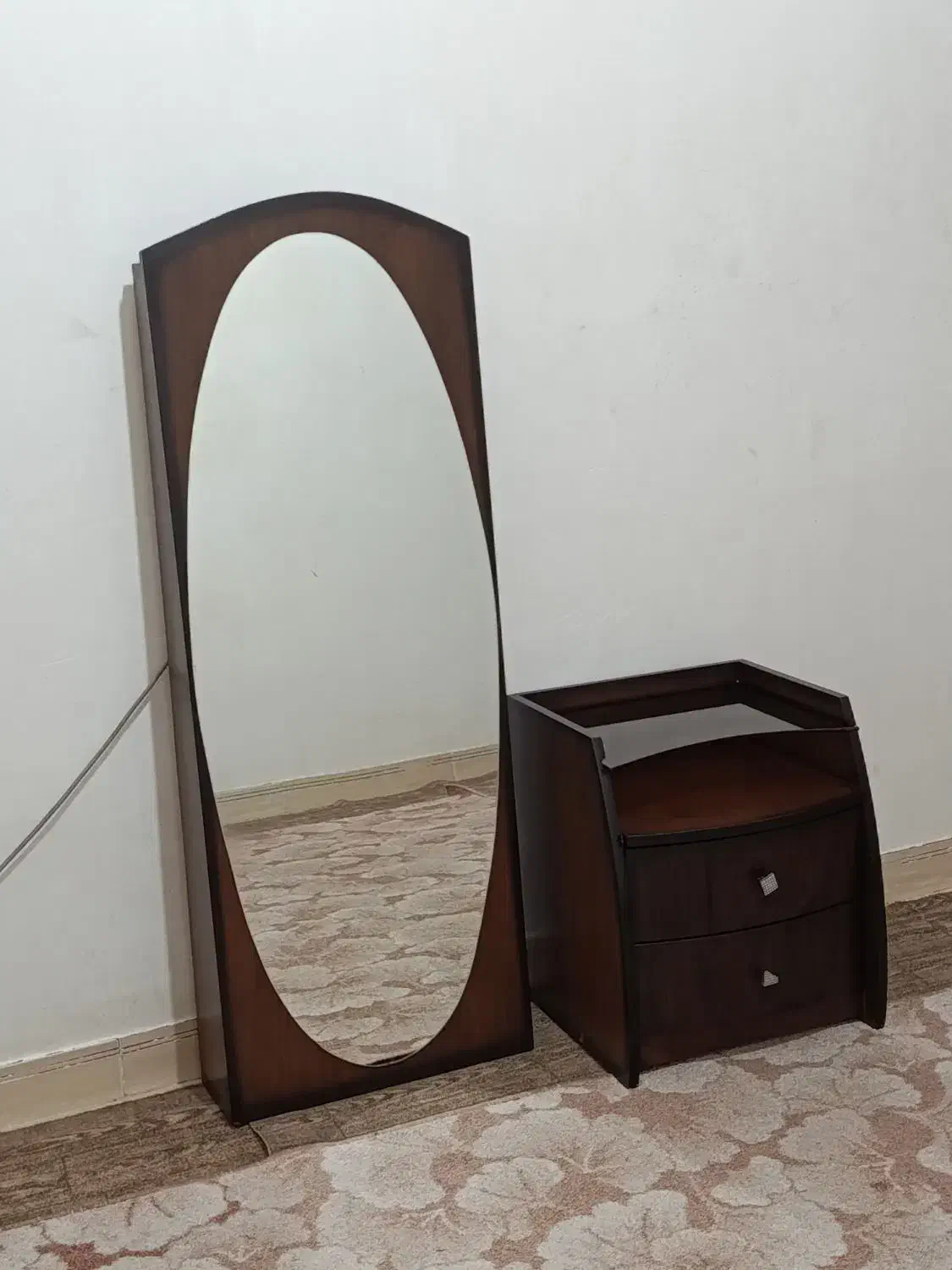 آینه کشاو دار|آینه|ایلام, |دیوار