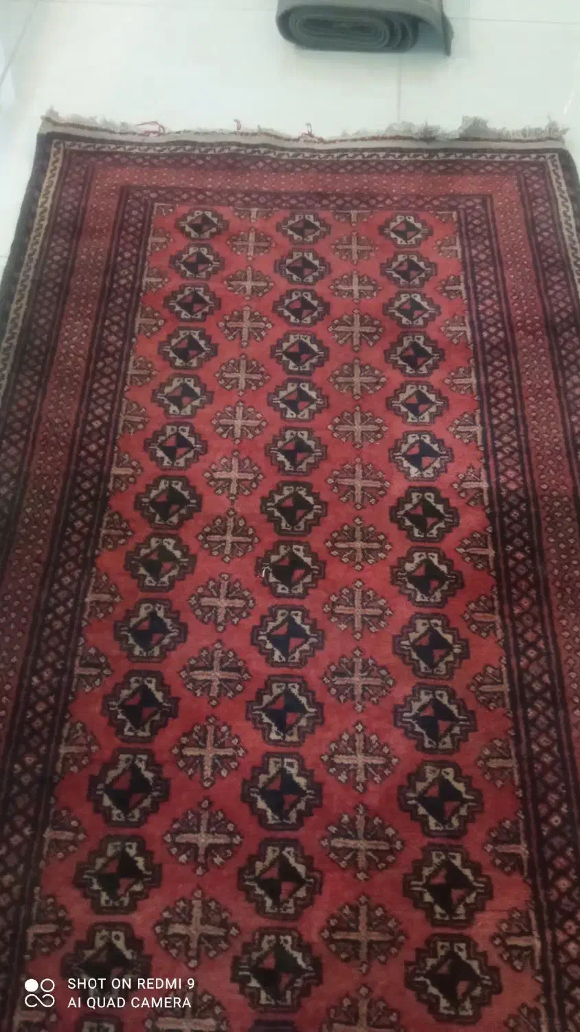 یک  تخته فرش دستباف وبک عدد گلیم فرش|فرش|اصفهان, کوی امیریه|دیوار
