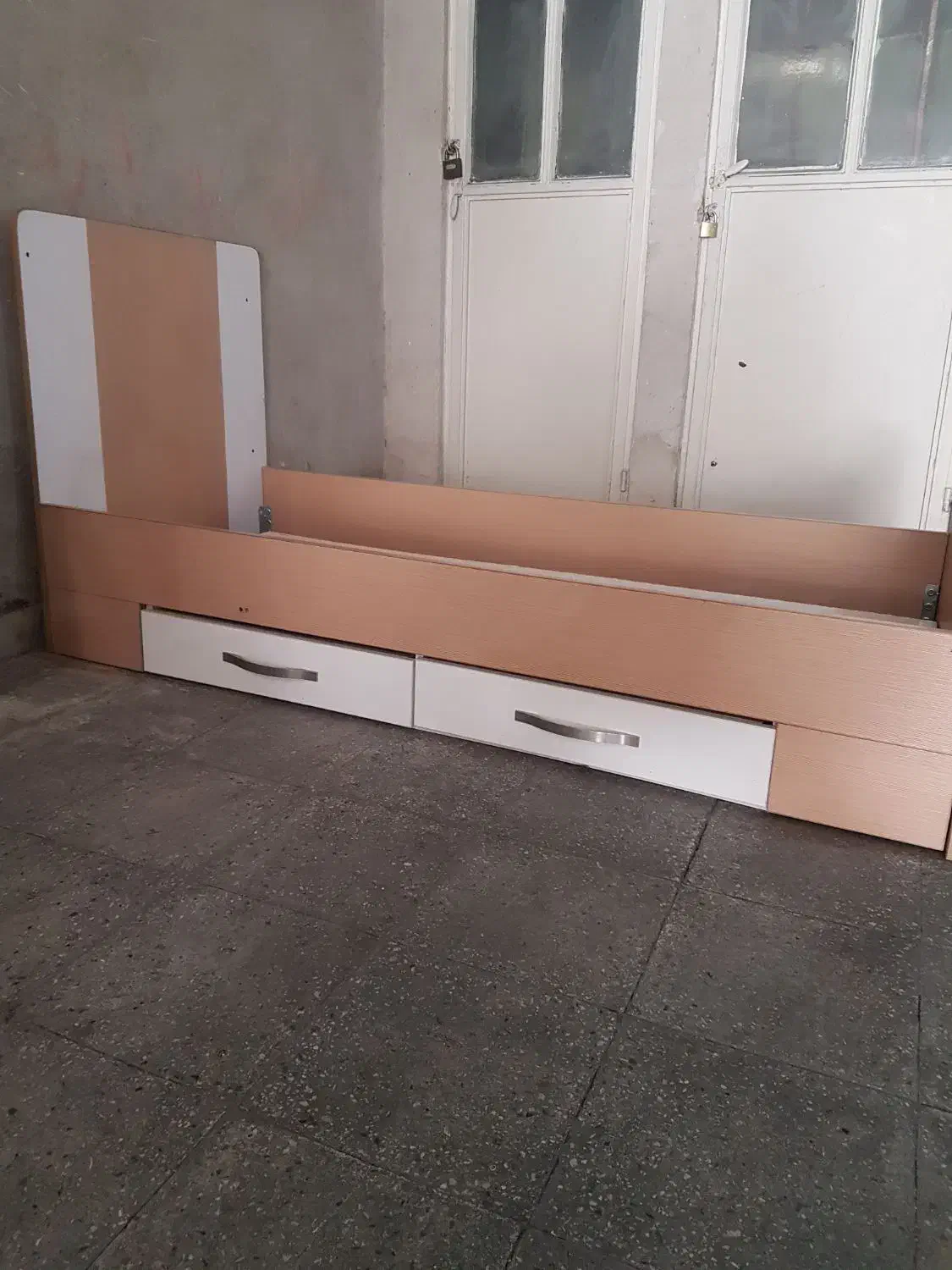 تخت تکی ام دی اف پاک چوب خارجی در حد نو|تخت و سرویس خواب|تهران, علم و صنعت|دیوار