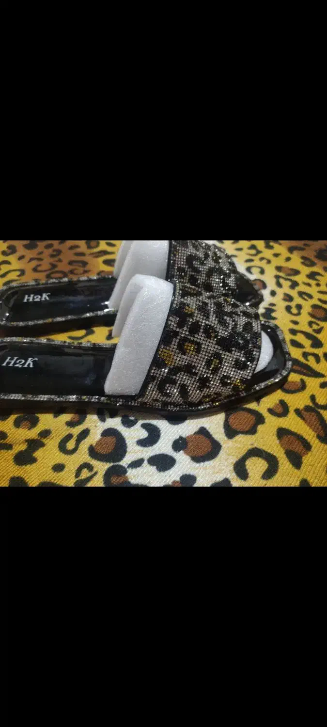 صندل|کیف، کفش، کمربند|اندیشه, اندیشه فاز ۱|دیوار