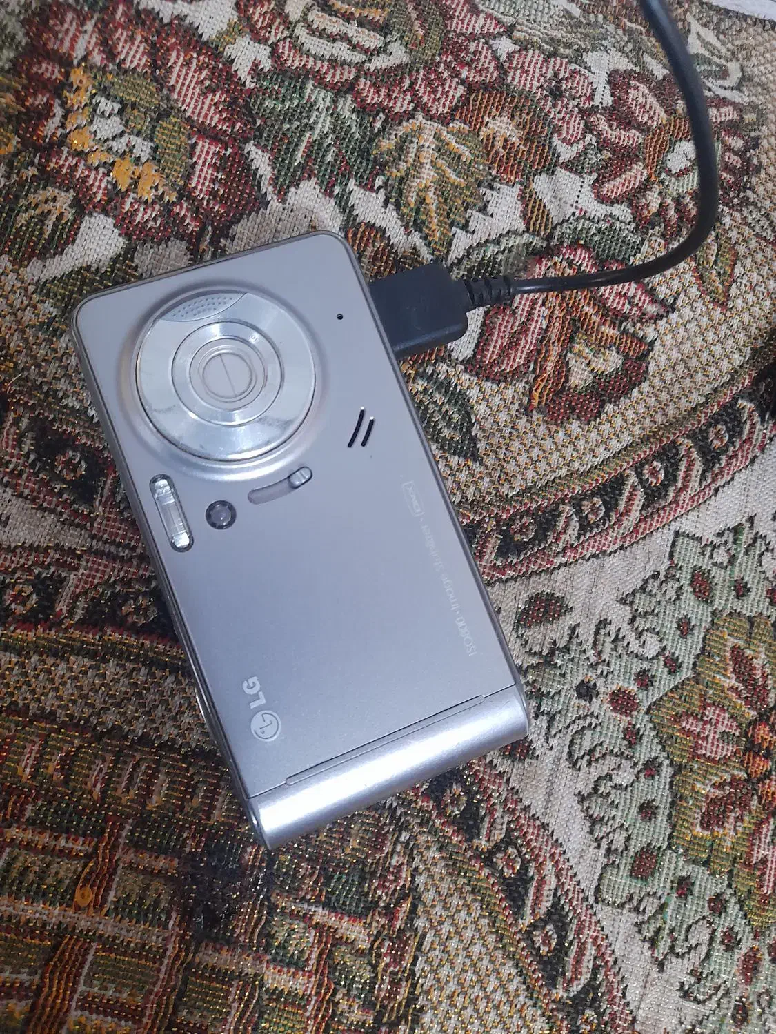 دو عدد گوشی. سالم به شرط نوکیا .LG|موبایل|شاهین‌شهر, گزبرخوار|دیوار