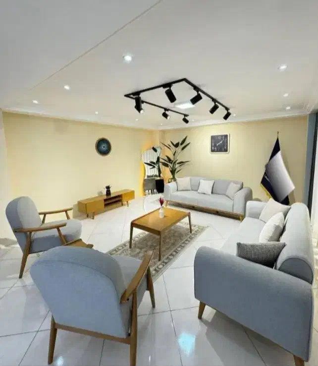 ۱۲۰۰حراج وارد میدان شد مهرگان تولیدی بزرگ اصل ۱۲۰۰|مبلمان خانگی و میز عسلی|صدرا-فارس, فاز ۱|دیوار