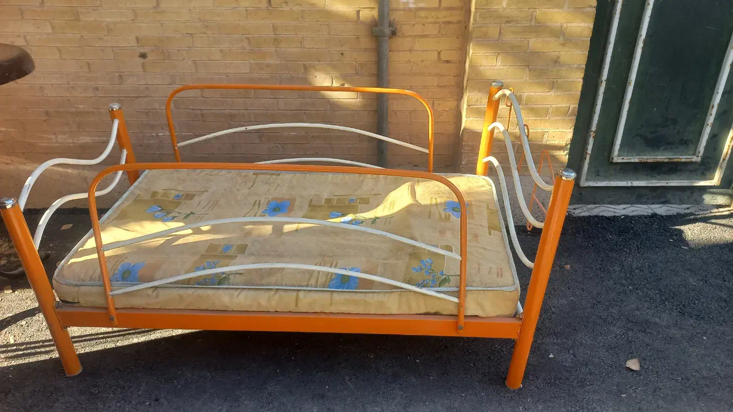 تخت فلزی بچه|تخت و صندلی بچه|یزد, |دیوار