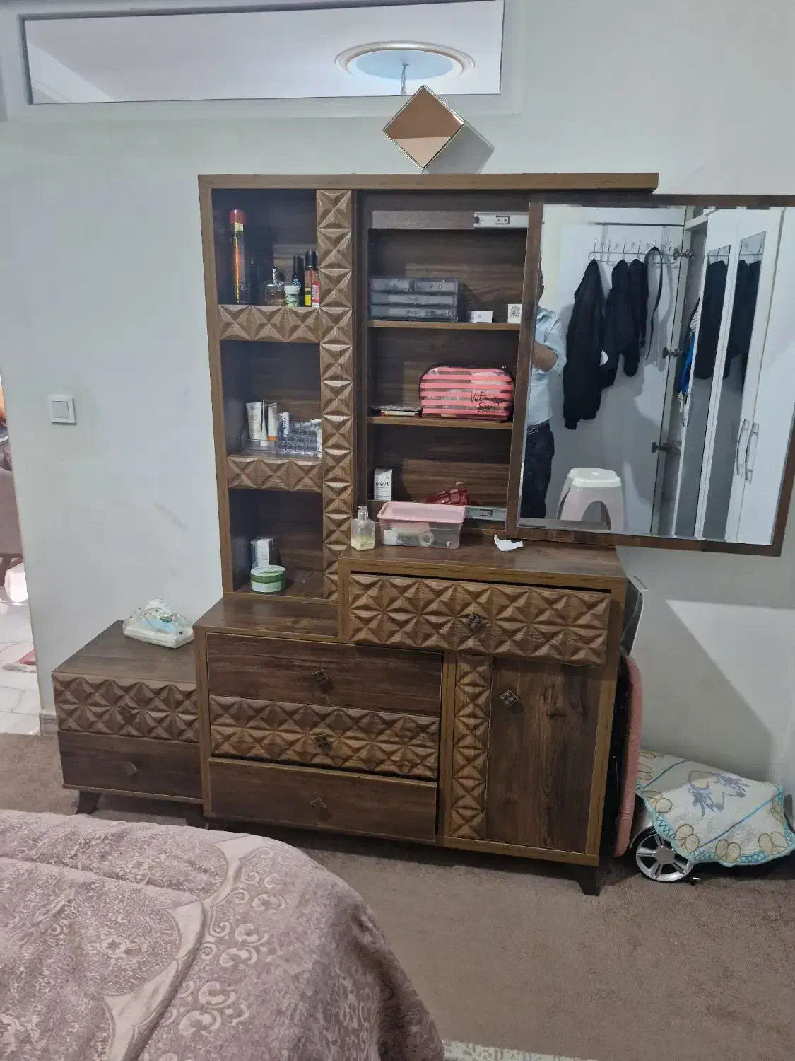 تخت خواب دو نفره و اینه درایور|تخت و سرویس خواب|تهران, خزانه|دیوار