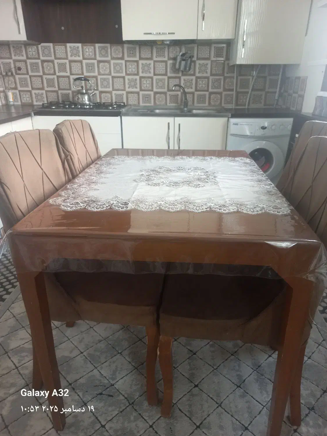 میز ناهار خوری چهار نفره خیلی شیک وزیبا|میز و صندلی غذاخوری|ابهر, |دیوار