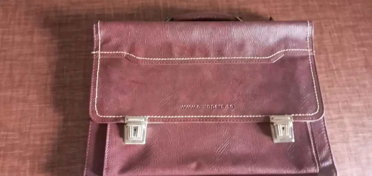 کیف اداری تمام چرم نو وکارنکرده|کیف، کفش، کمربند|رشت, منظریه|دیوار