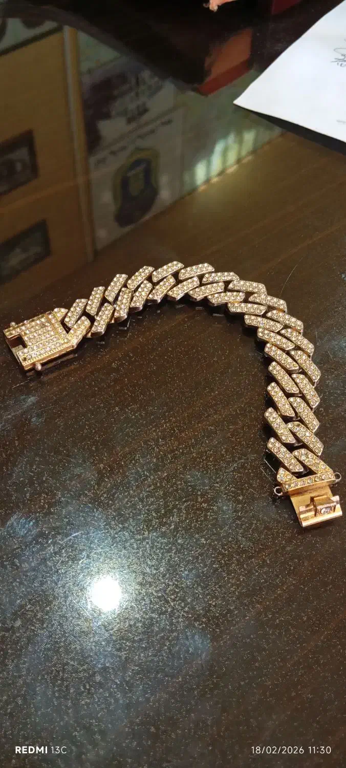 دستبند|بدلیجات|رشت, فلسطین|دیوار