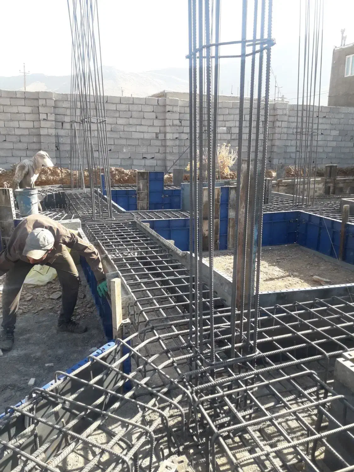 کار آلمتور بندی و بتن ریزی|خدمات پیشه و مهارت|زالیان, |دیوار