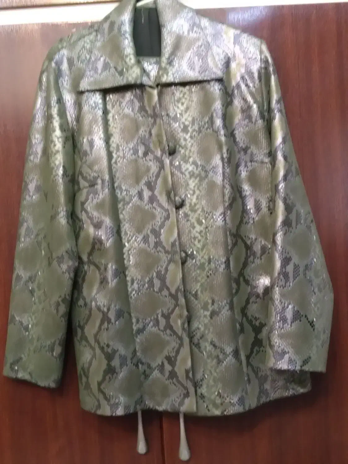 کت و دامن|لباس|تهران, هوانیروز|دیوار