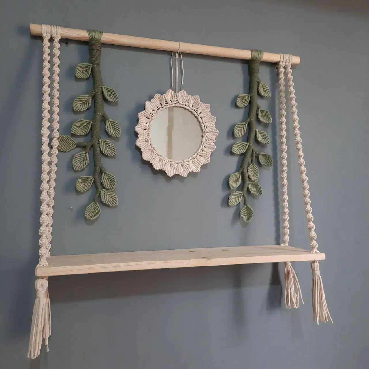 آینه جذاب گرد ،قاب آینه|آینه|بیرجند, |دیوار