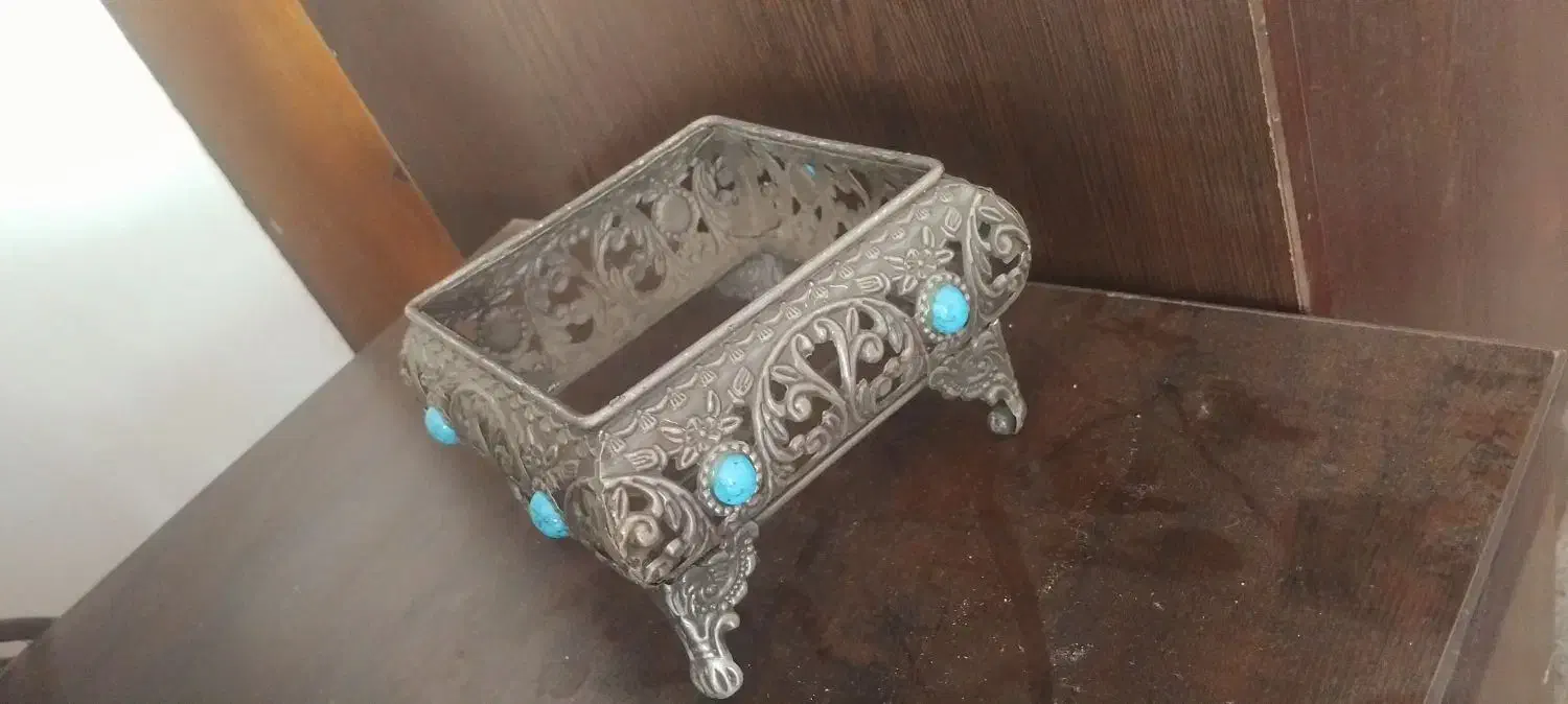 تعدادی عتیقه قدیمی قابلمه|کلکسیون اشیاء عتیقه|شیراز, صاحب الزمان|دیوار