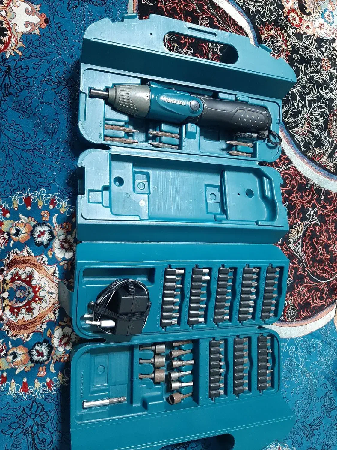 دلر شارژی ماکیتا|ماشین‌آلات صنعتی|رشت, پیرکلاچای|دیوار