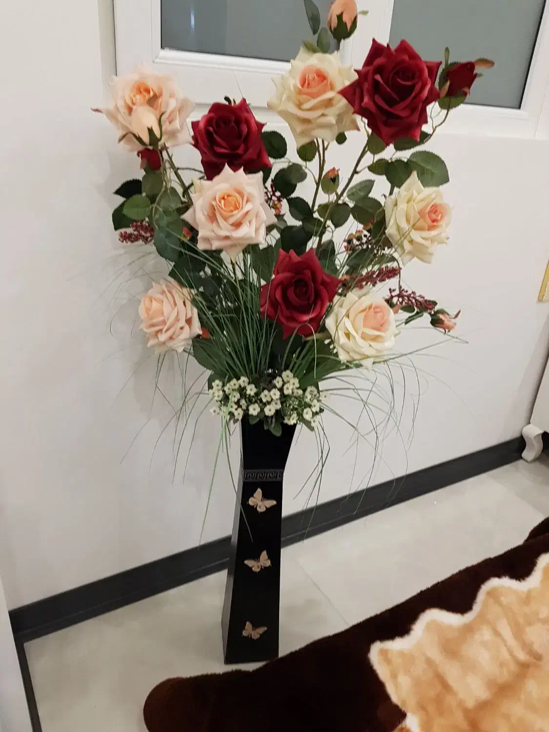 گل رز و گلدان|گل مصنوعی|قم, انسجام|دیوار