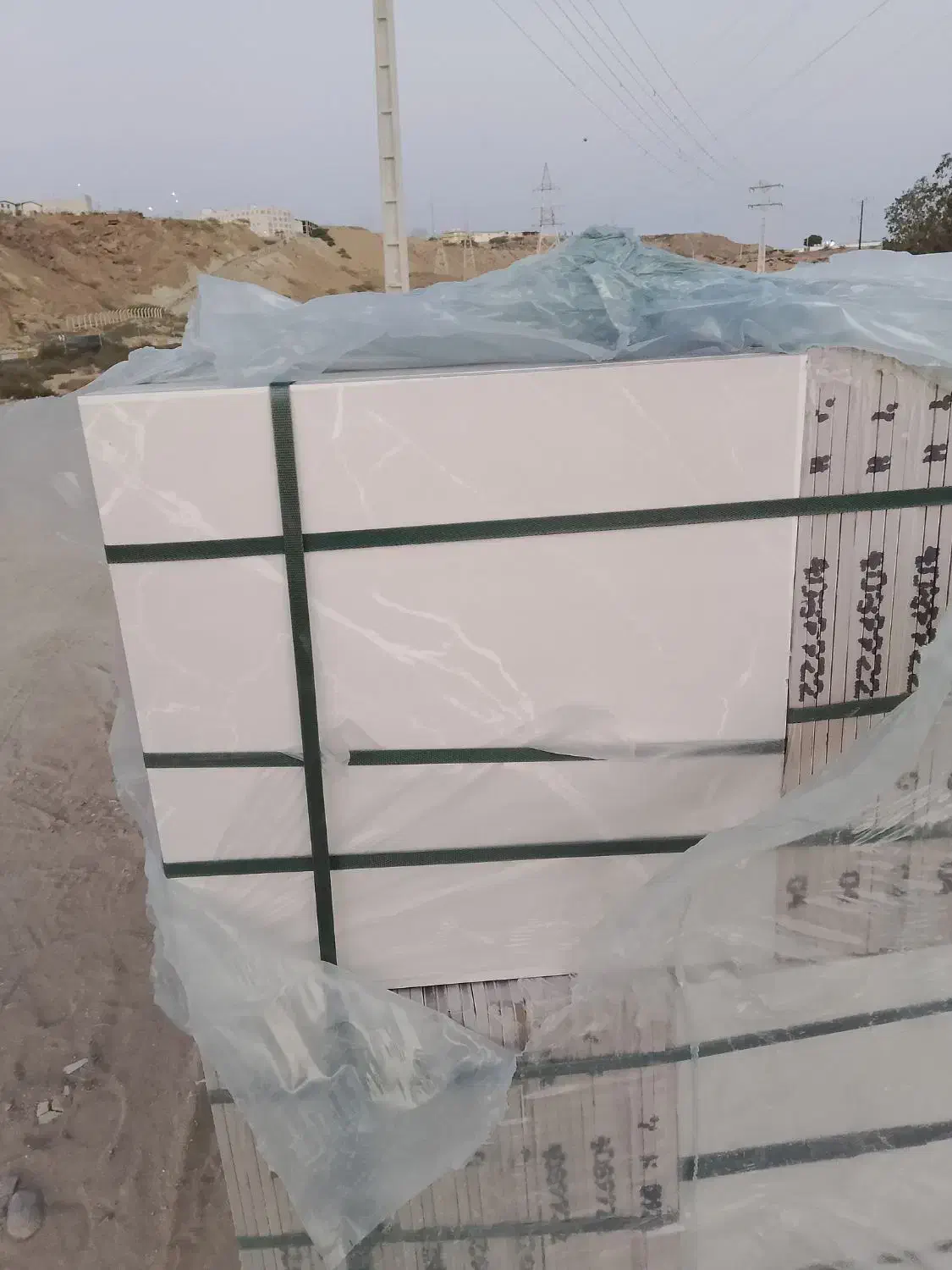 سرامیک زیر قیمت کارخانه به علت تخلیه مکان|مصالح و تجهیزات ساختمان|چابهار, |دیوار