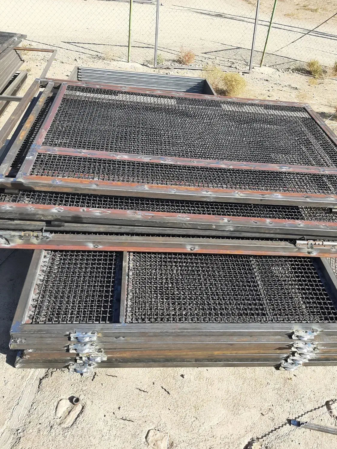 جوشکاری. سقف های مرغداری نرده نصب درب باغی .تخریب.|خدمات پیشه و مهارت|سبزوار, طبرسی (جعفرآباد)|دیوار