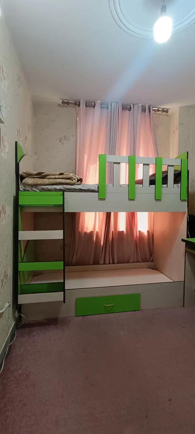 سرویس خواب کامل نوجوان  (کارکرده، قیمت مناسب)|تخت و سرویس خواب|کرج, حصارک بالا|دیوار