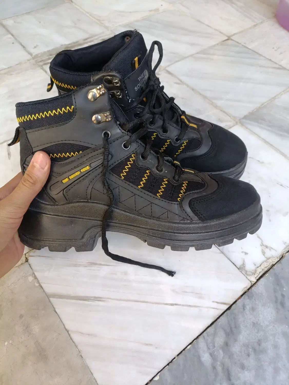 نیم بوت|کیف، کفش، کمربند|بروجرد, |دیوار