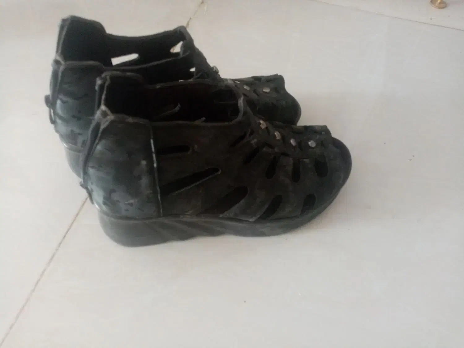 کفش زنانه ودخترانه|کیف، کفش، کمربند|نیشابور, خط کاشمر|دیوار