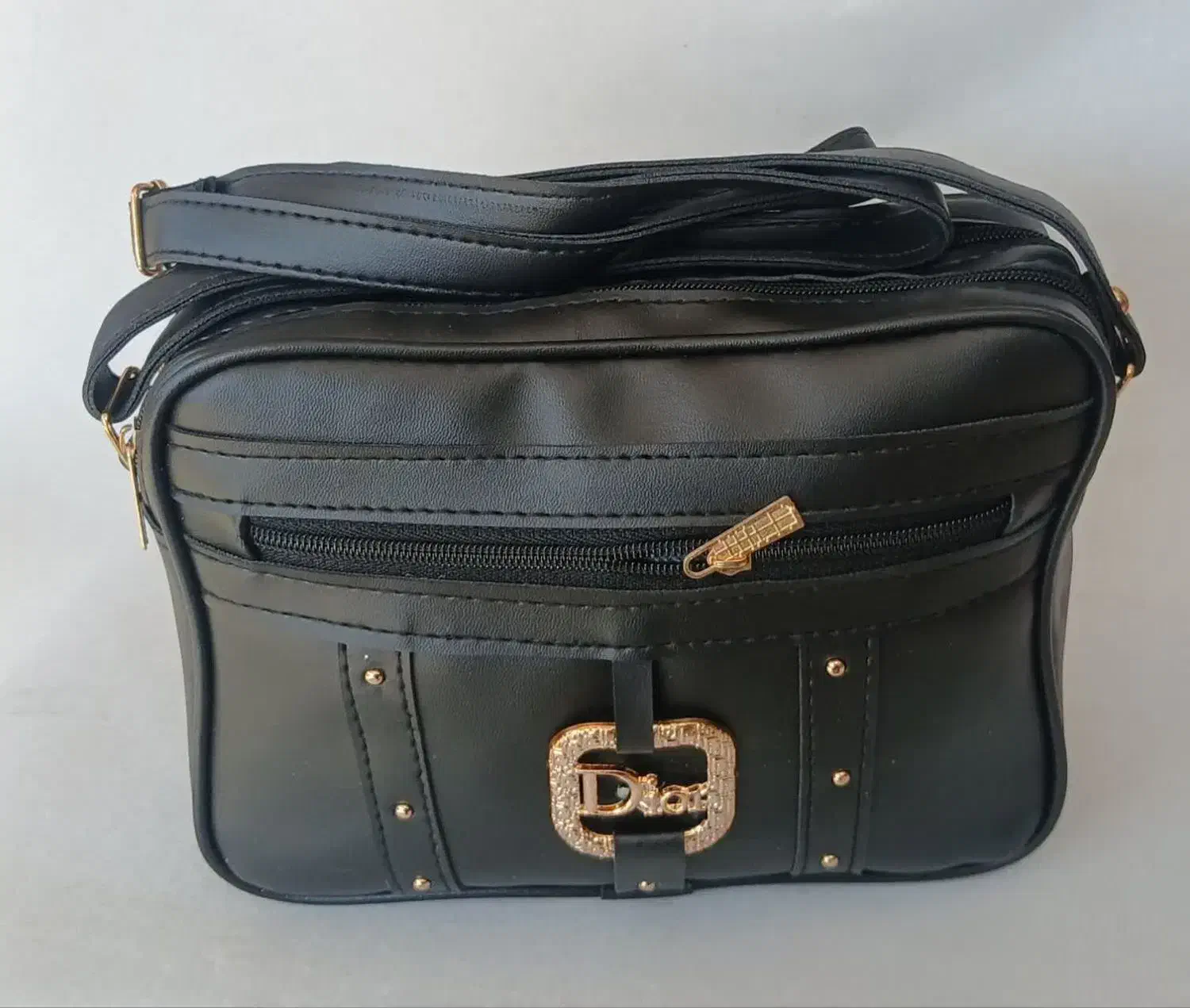 کیف جذاب وجادارا دارای سه زیپ هست|کیف، کفش، کمربند|کاشان, امیرکبیر|دیوار