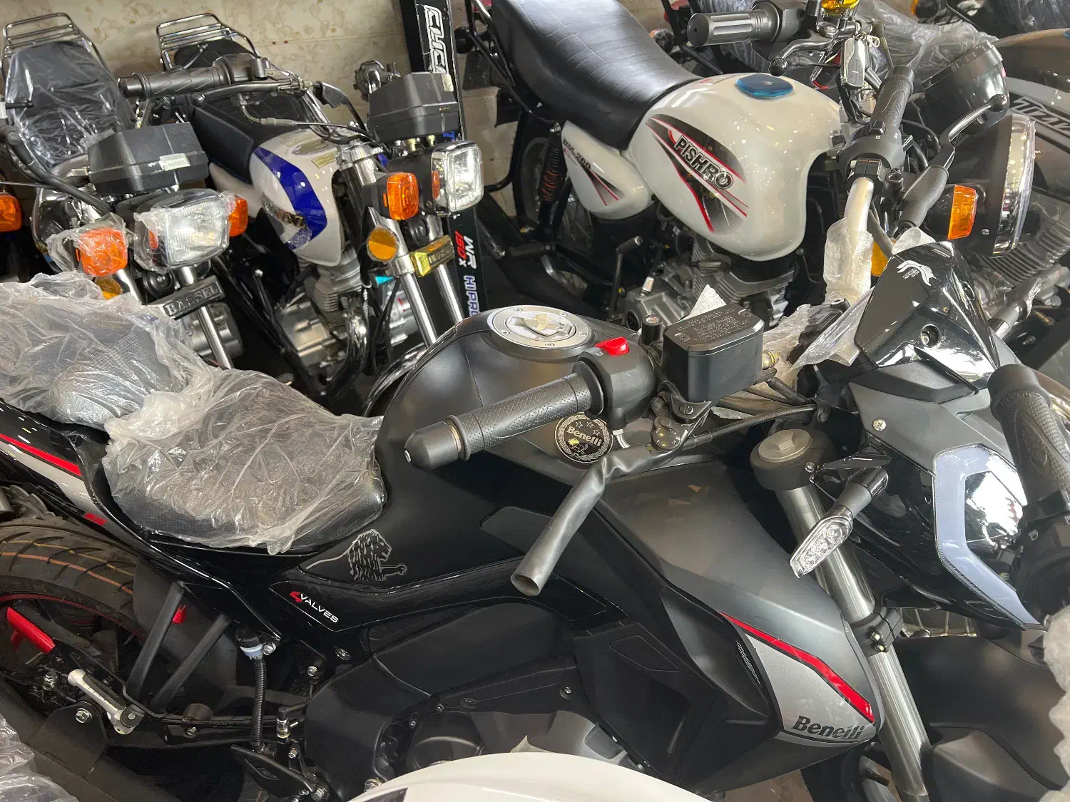 بنلی s ۱۸۰ (abs) (فرخنده)|موتورسیکلت|مشهد, کوشش|دیوار