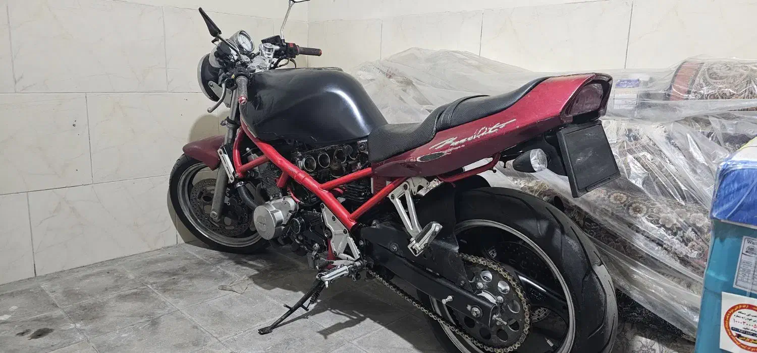 موتور سنگین|موتورسیکلت|شیراز, دروازه قران|دیوار