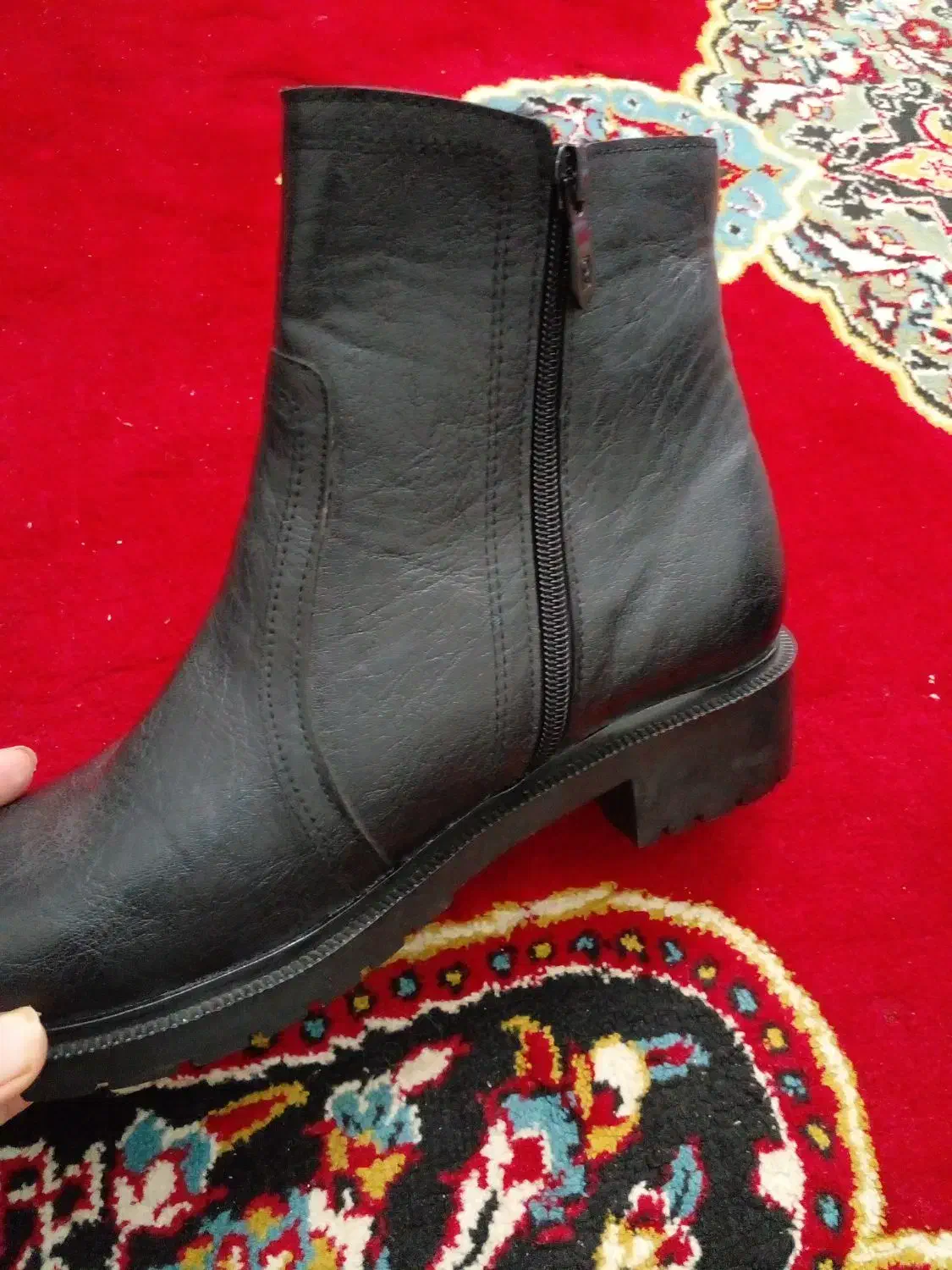 نیم بوت|کیف، کفش، کمربند|شوش, |دیوار