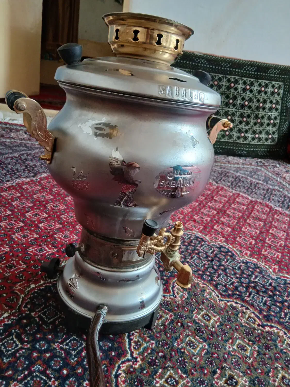 سماورگازی هشت لیتری کاملا سالم|سماور، چای‌ساز، قهوه‌ساز|کامیاران, |دیوار