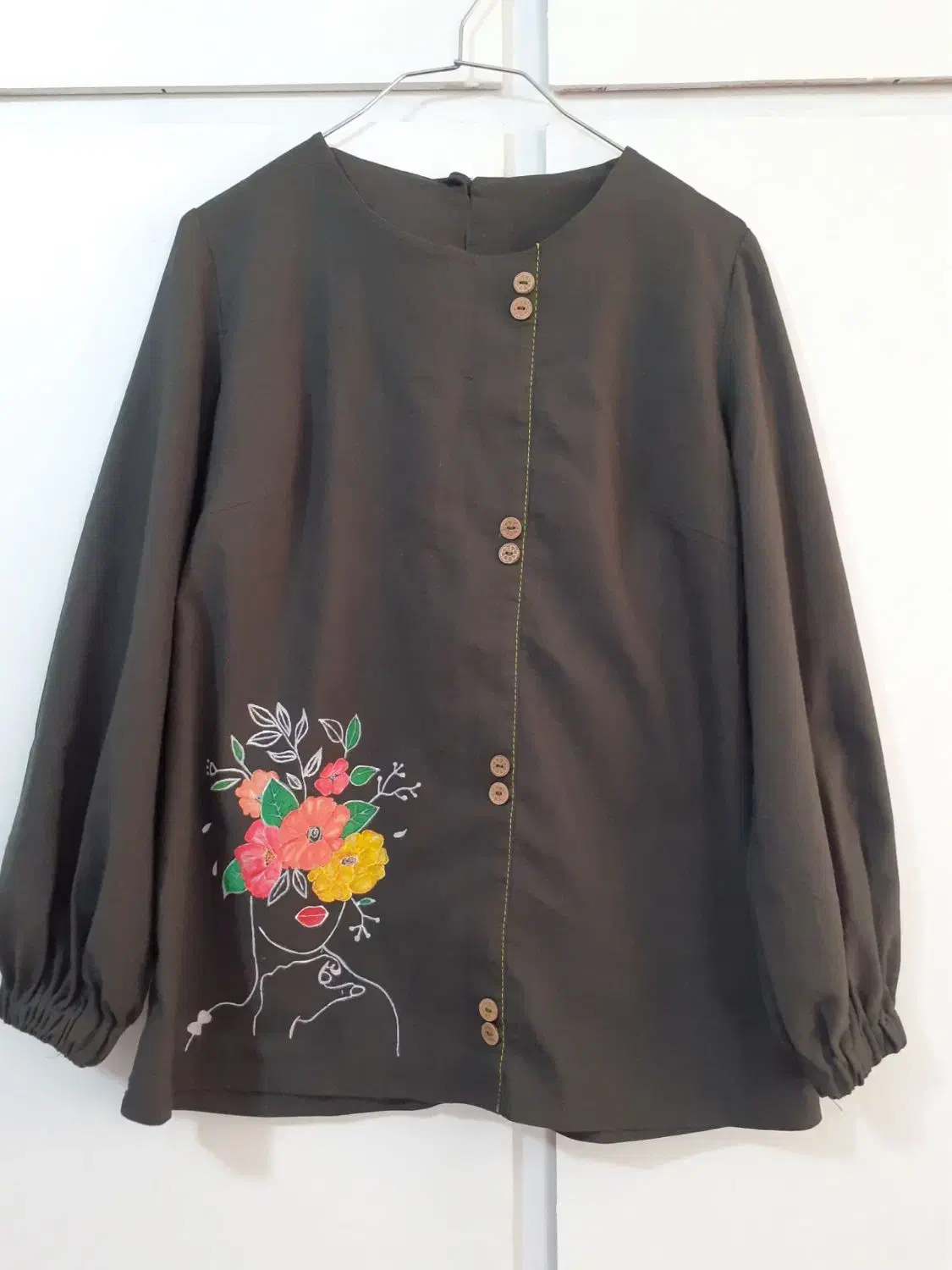 لباس هنری|لباس|شهریار, شهریار|دیوار