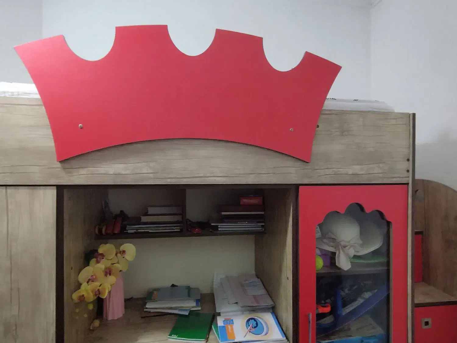 سرویس چوب شامل تخت خواب دوتا کمد و پله های کشویی|تخت و سرویس خواب|محمودآباد, |دیوار