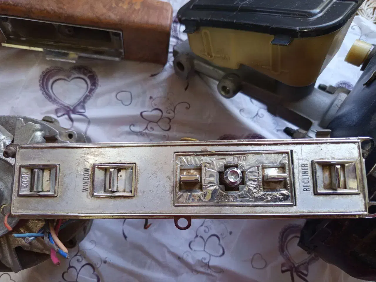 بیوک و کاپریس|قطعات یدکی و لوازم جانبی|فولادشهر, A4|دیوار