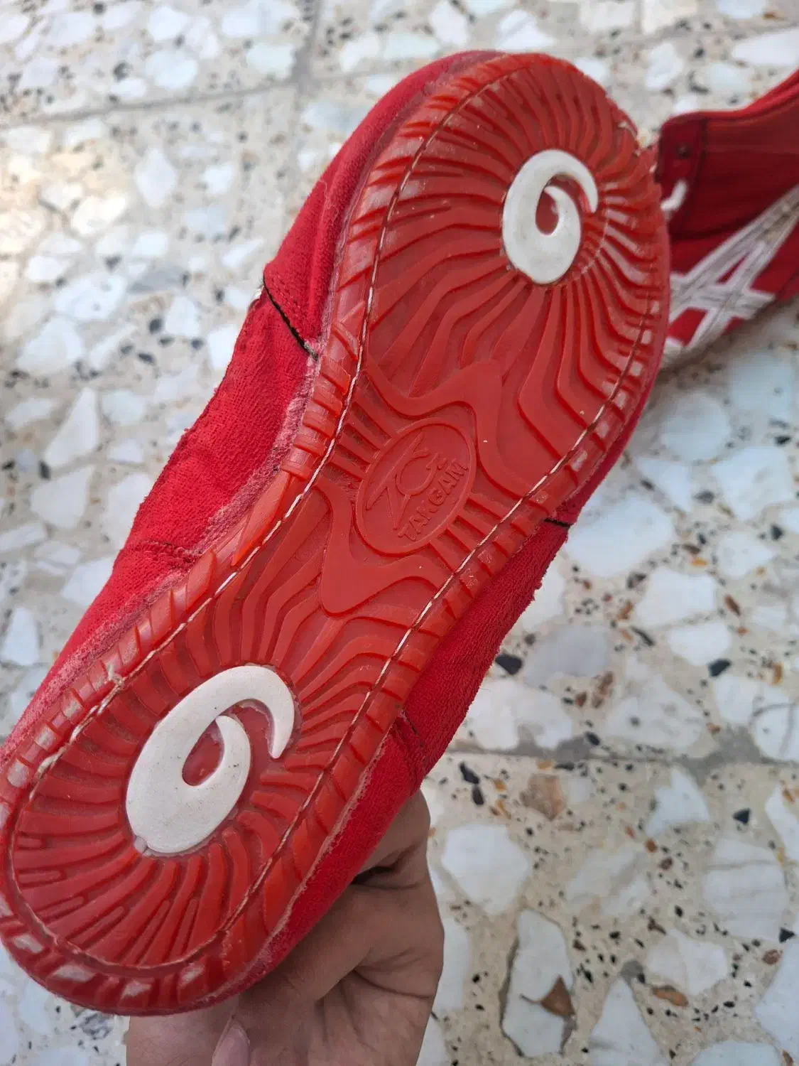 دو جفت کفش کشتی|کیف، کفش، کمربند|خرم‌آباد, |دیوار