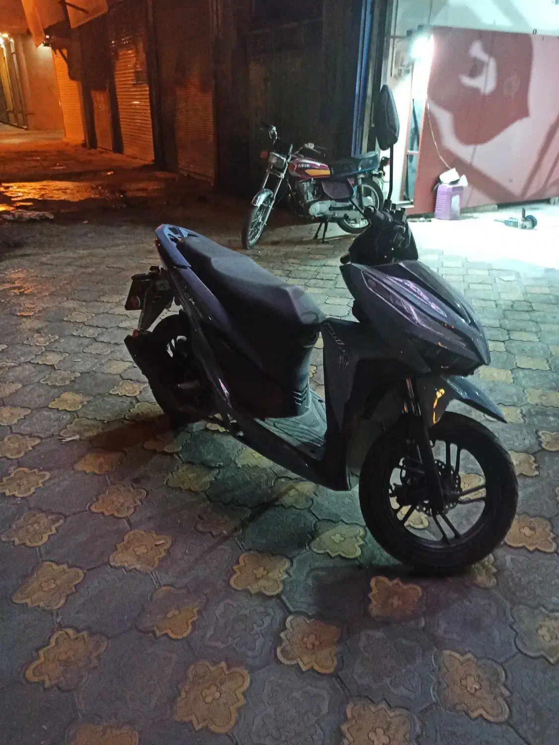 موتور کلیک ۱۴۰۱ کبیر سند سفید تخفیف پای معامله|موتورسیکلت|ملایر, |دیوار