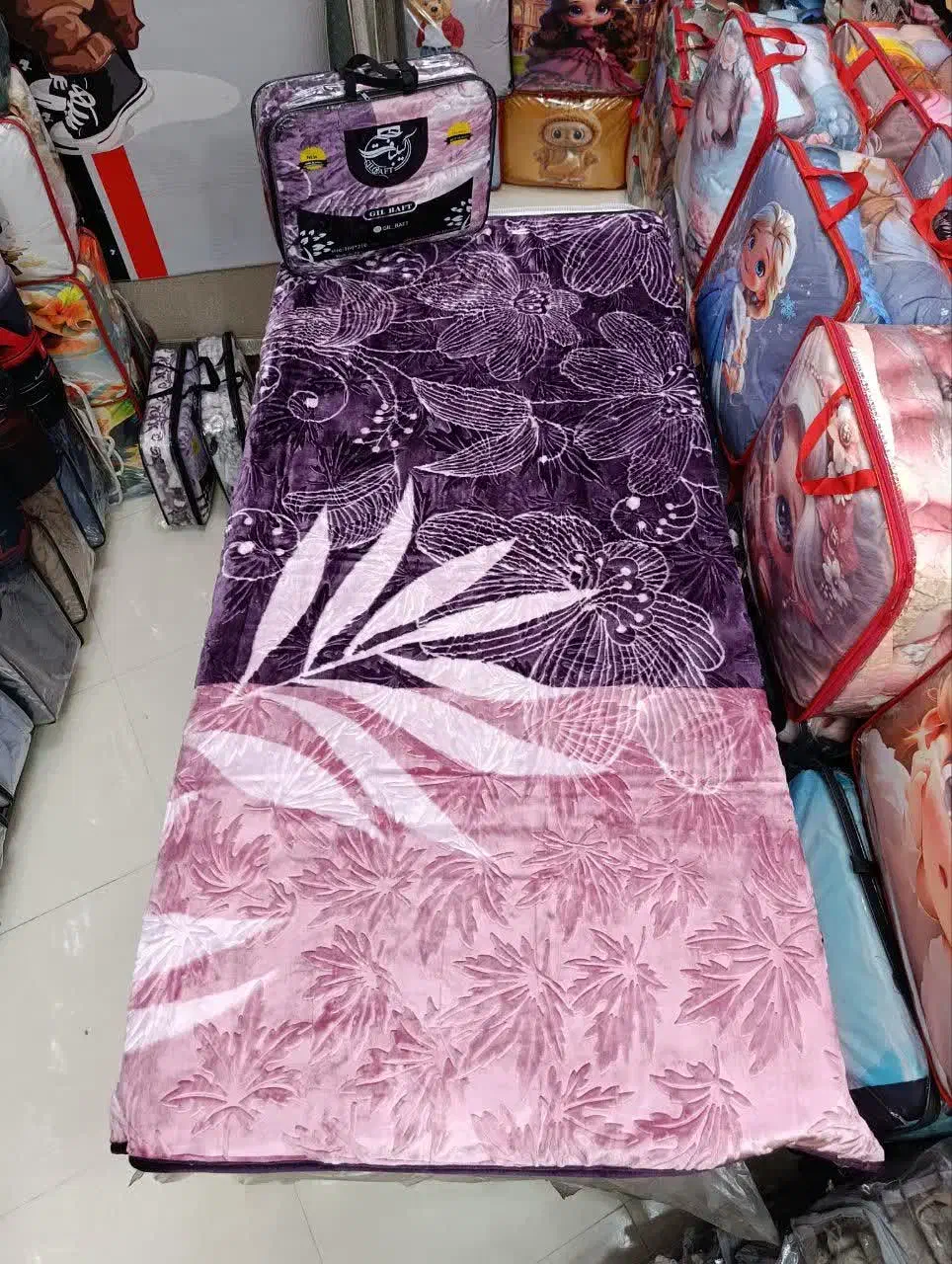 پتو یک نفره کلودی طرح چنل|رختخواب، بالش، پتو|مشهد, عیدگاه|دیوار