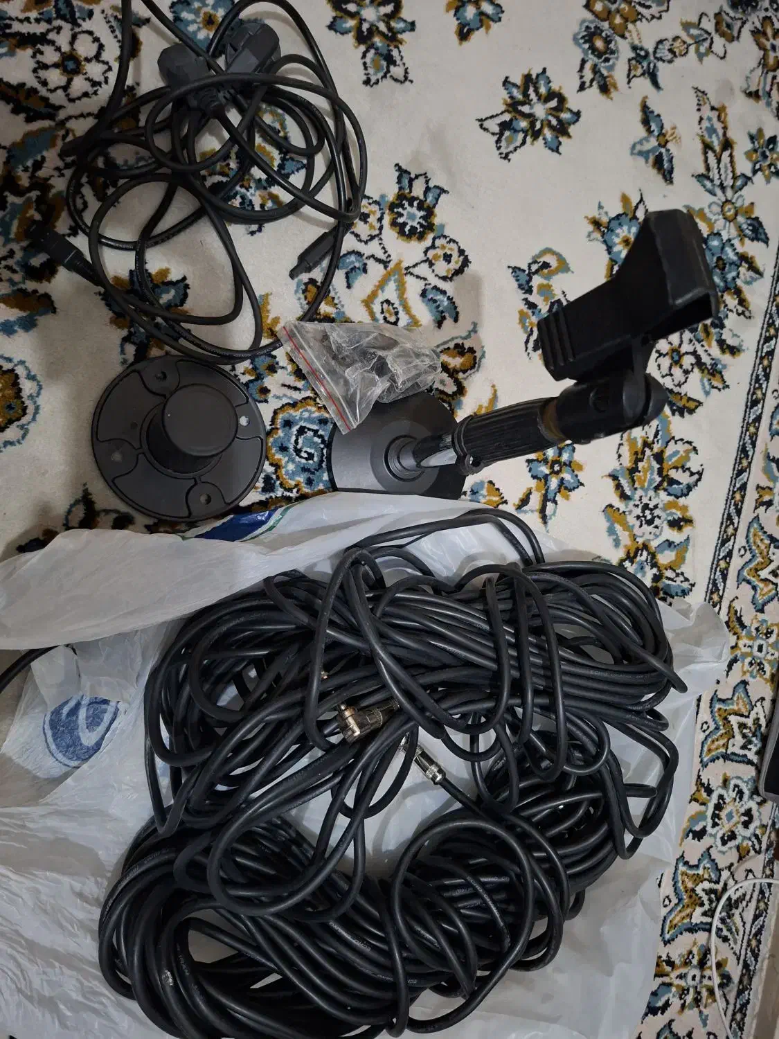 باند و دستگاه|صوتی و تصویری|تهران, جوانمردان (اندیشه)|دیوار