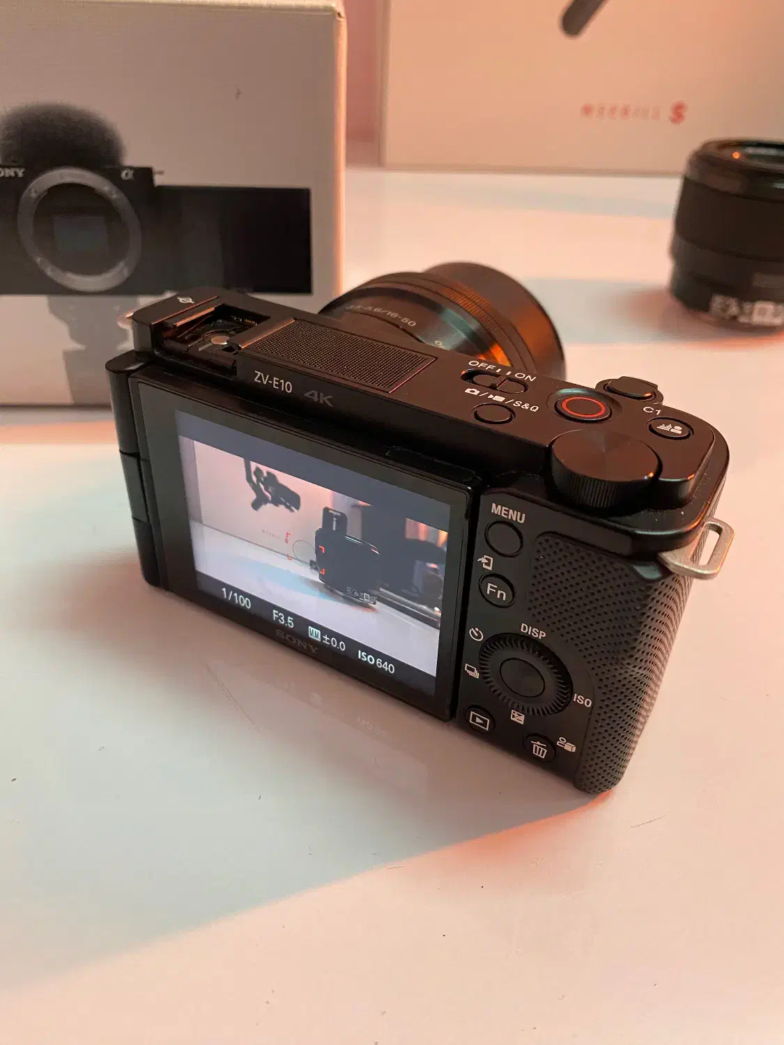 دوربین سونی zve10 باتری و لنز ۵۰ اضاف|دوربین عکاسی و فیلمبرداری|بوشهر, |دیوار