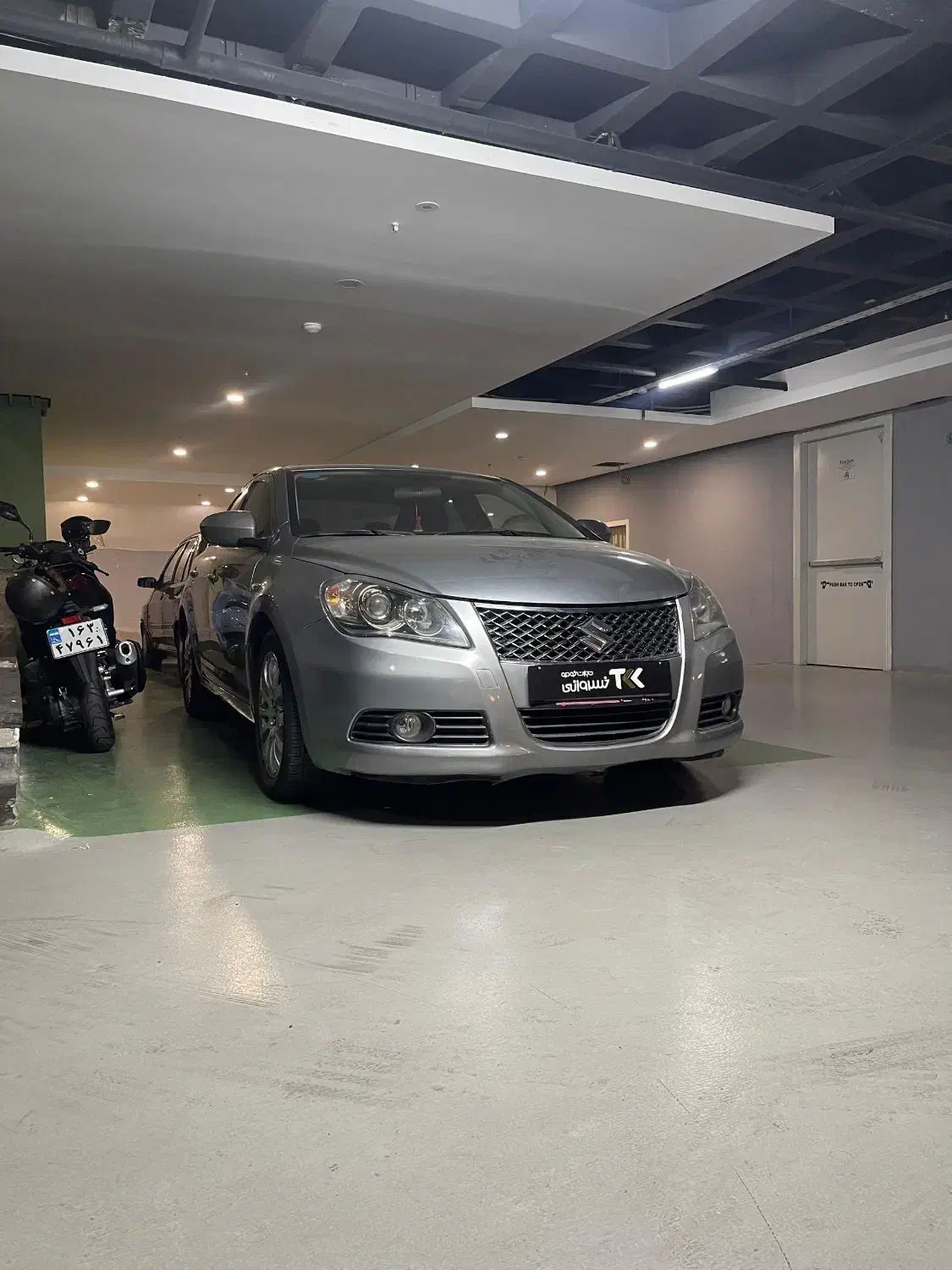 سوزوکی کیزاشی ۲۰۱۲|خودرو سواری و وانت|تهران, الهیه|دیوار