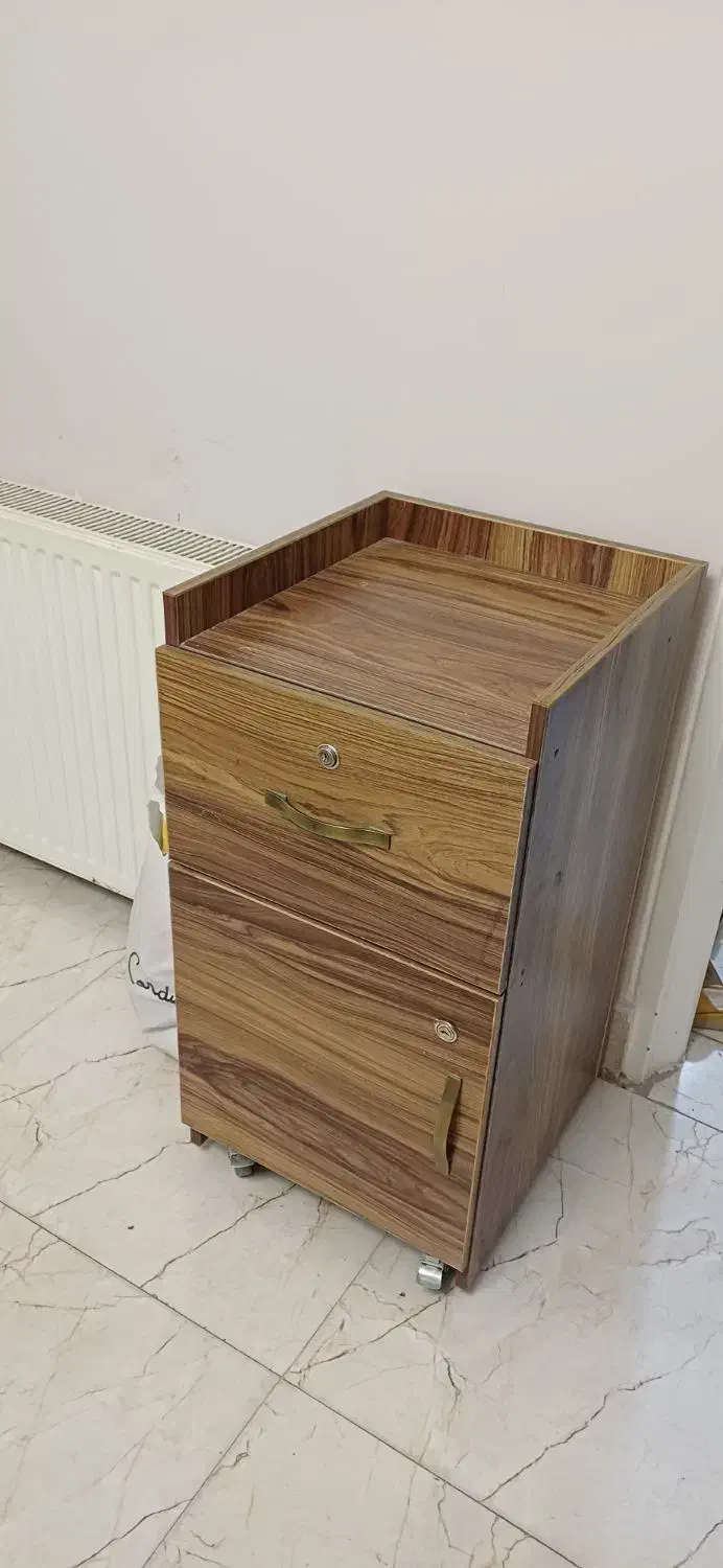 تخت مژه فشیال میز ناخن پدیکور پاف وکانتروترولی|آرایشگاه و سالنهای زیبایی|کرج, اتحاد|دیوار