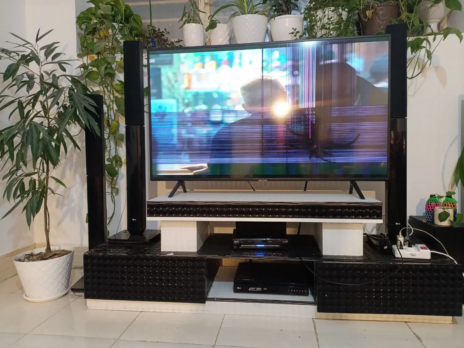 ال ای دی 55سامیونگ|تلویزیون و پروژکتور|صدرا-فارس, فاز ۱|دیوار