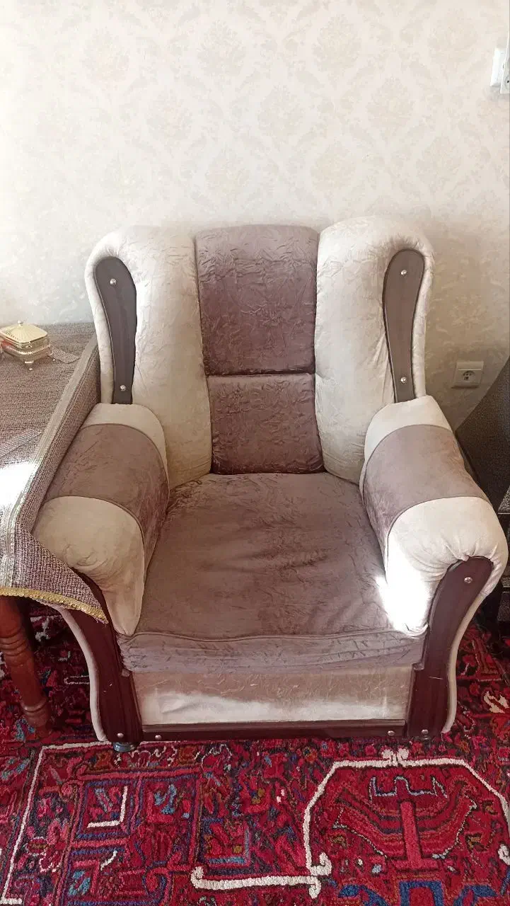 مبلمان راحتی 7 نفره + یک میز جلو مبلی|مبلمان خانگی و میز عسلی|اهر, |دیوار