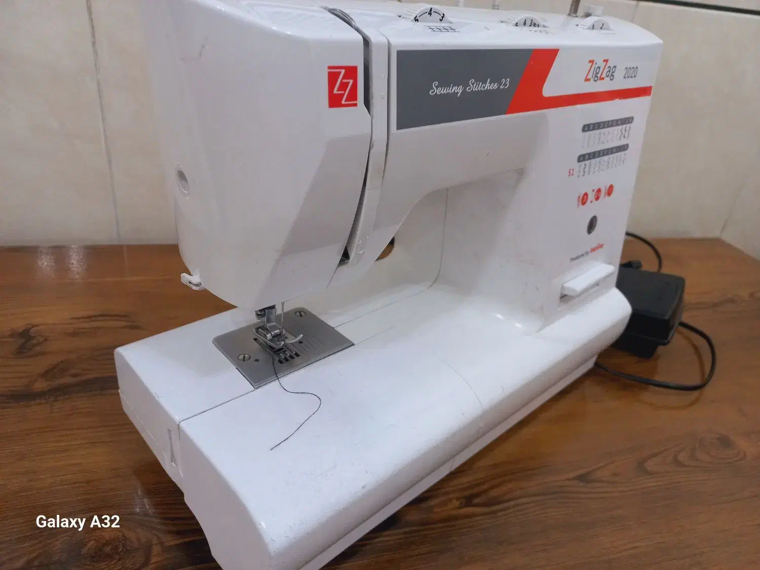 چرخ خیاطی بسیار تمیزکاچیران(زیگزاگ)فروشی کمکار|چرخ خیاطی و ریسندگی|طبس, |دیوار