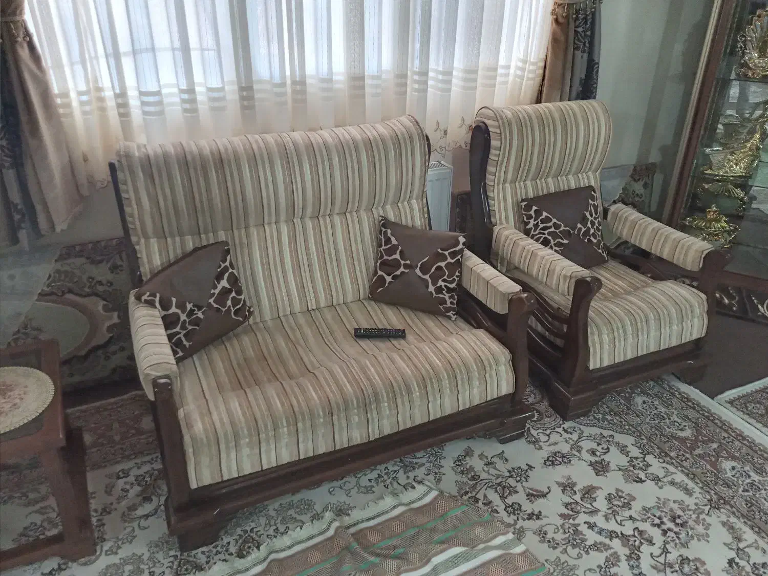 مبل ۷نفره آمریکایی|مبلمان خانگی و میز عسلی|هرسین, |دیوار