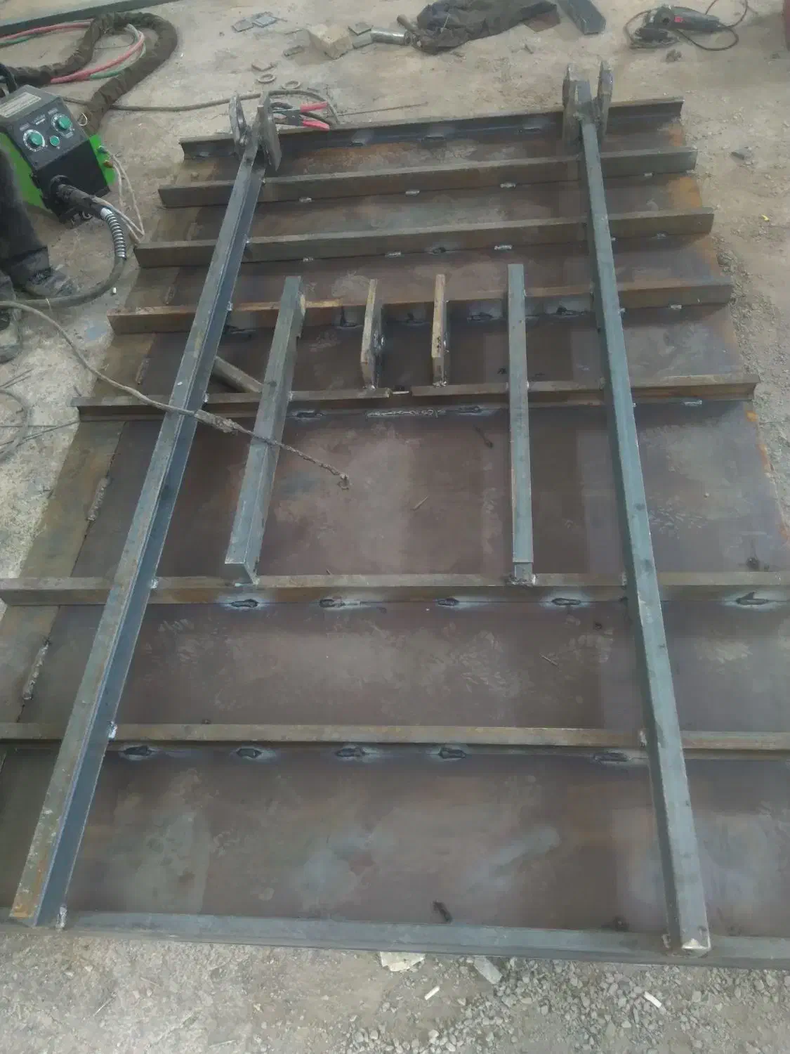 نیازمند نیروی جوشکار|استخدام صنعتی، فنی، مهندسی|گناباد, |دیوار