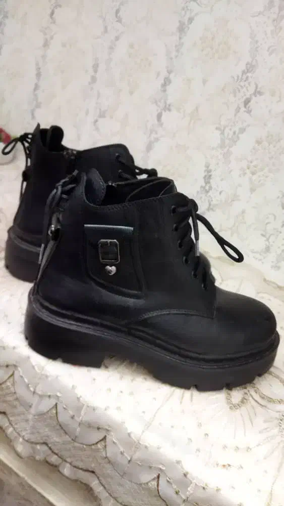 نیم بوت درحد نو نو|کیف، کفش، کمربند|بروجرد, |دیوار