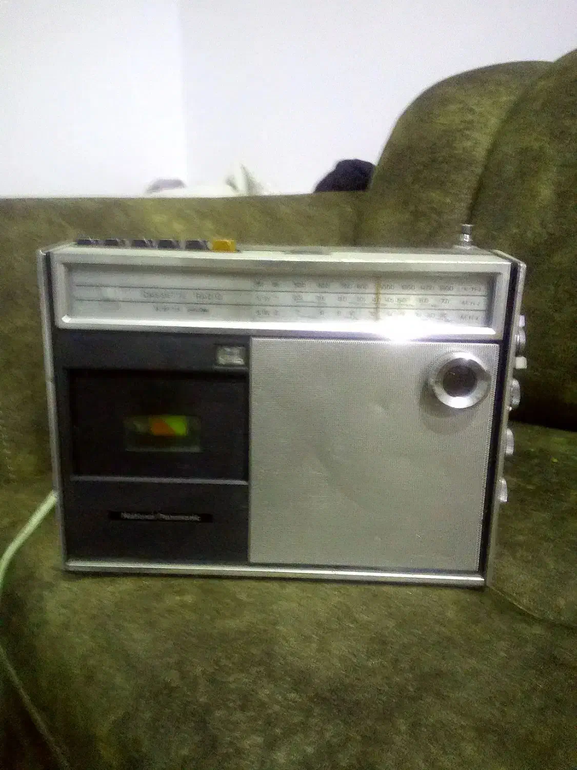 رادیوهای قدیمی فروخته میشود|کلکسیون اشیاء عتیقه|میاندوآب, |دیوار