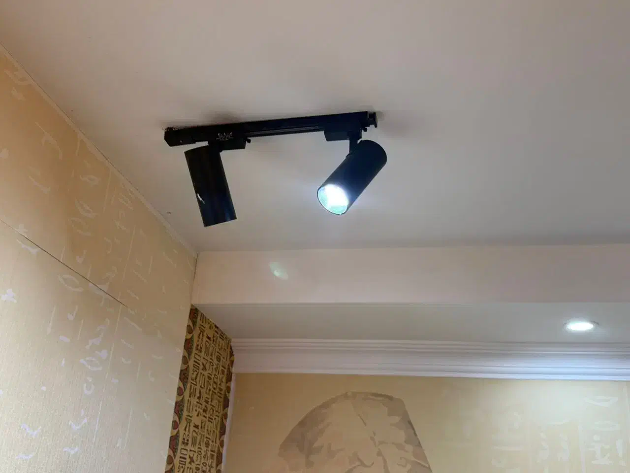 تعدادی لوستر و نور به قیمت مناسب|لوستر و چراغ آویز|تهران, جردن|دیوار