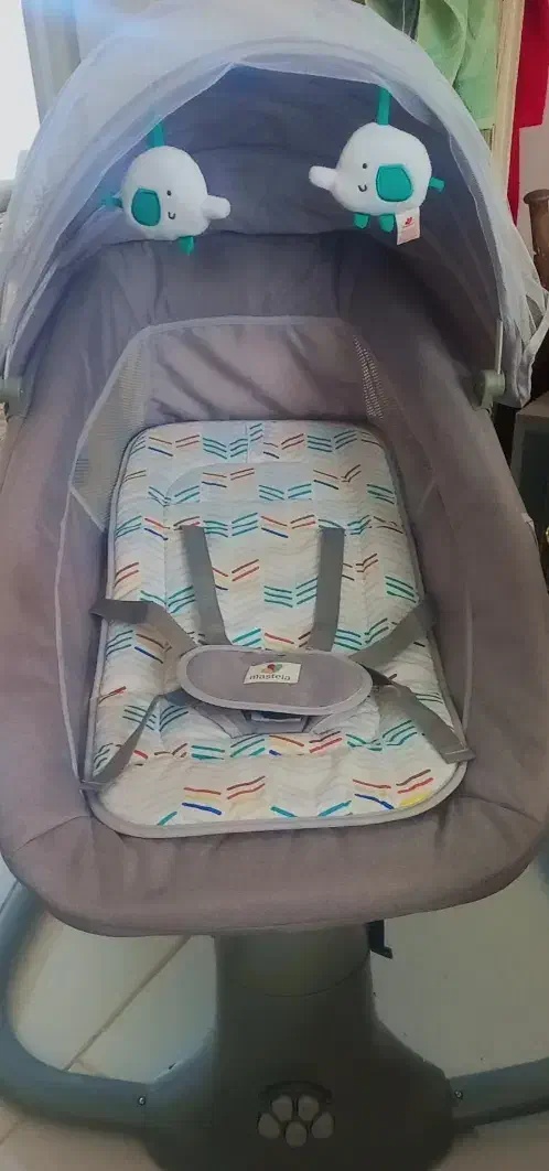 گهواره برقی و صندلی کودک ماشین|تخت و صندلی بچه|پیشوا, |دیوار