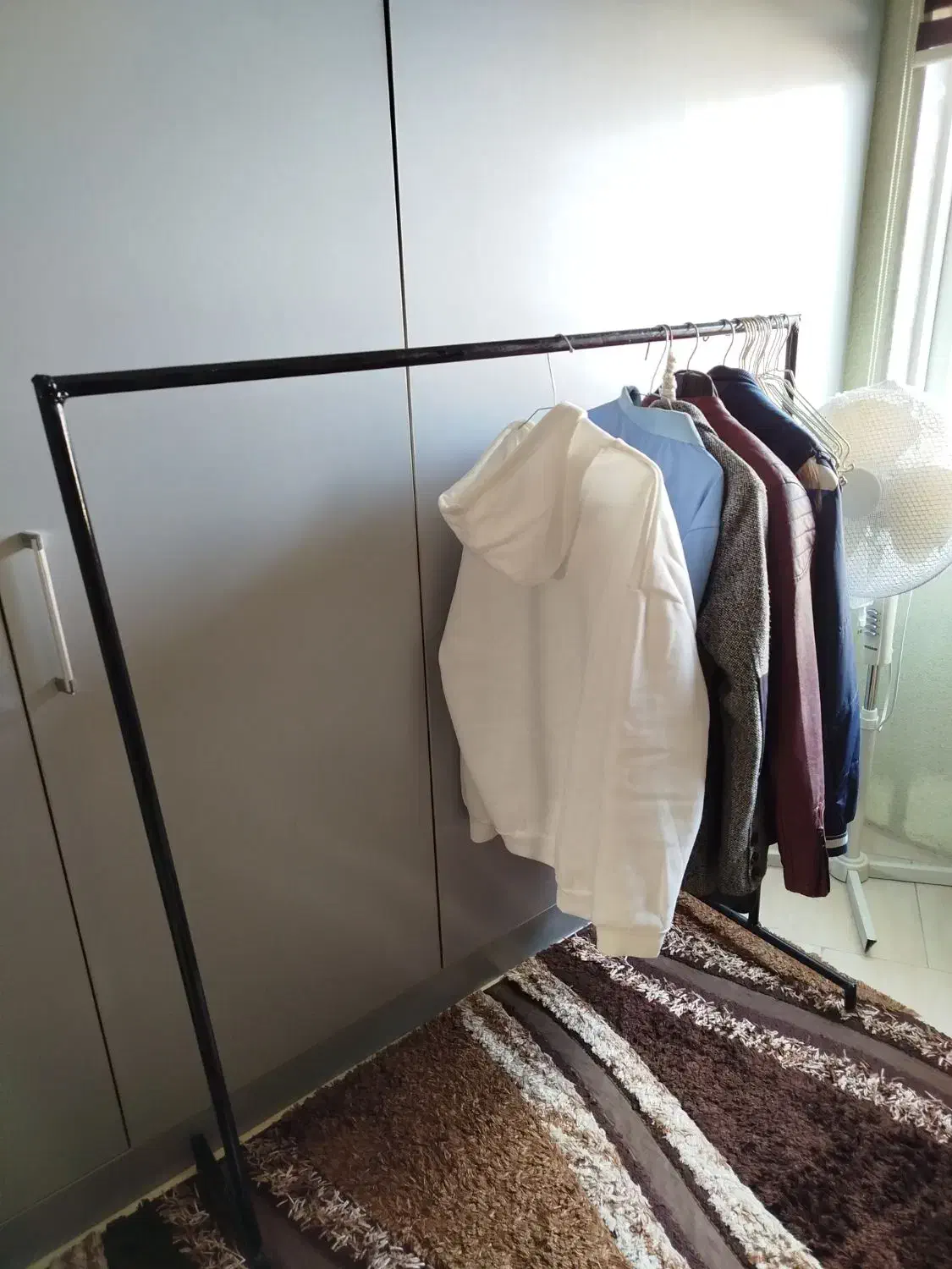 رگال لباس|بندرخت و رختآویز|بندر انزلی, سپه|دیوار